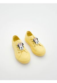 Reserved - Trampki Minnie Mouse - jasnożółty. Kolor: żółty. Materiał: bawełna, materiał, tkanina. Wzór: motyw z bajki. Styl: klasyczny #1