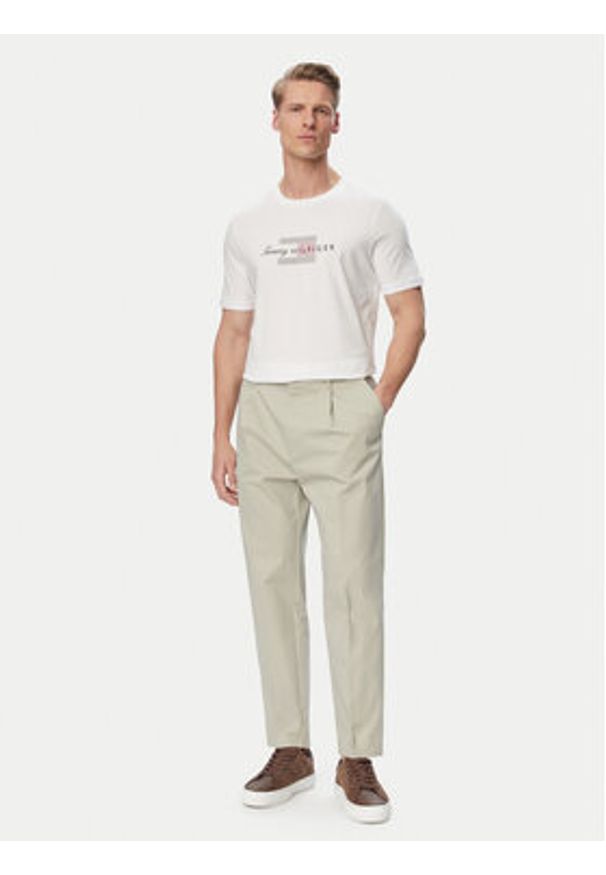 TOMMY HILFIGER - Tommy Hilfiger T-Shirt MW0MW43226 Biały Regular Fit. Kolor: biały. Materiał: bawełna