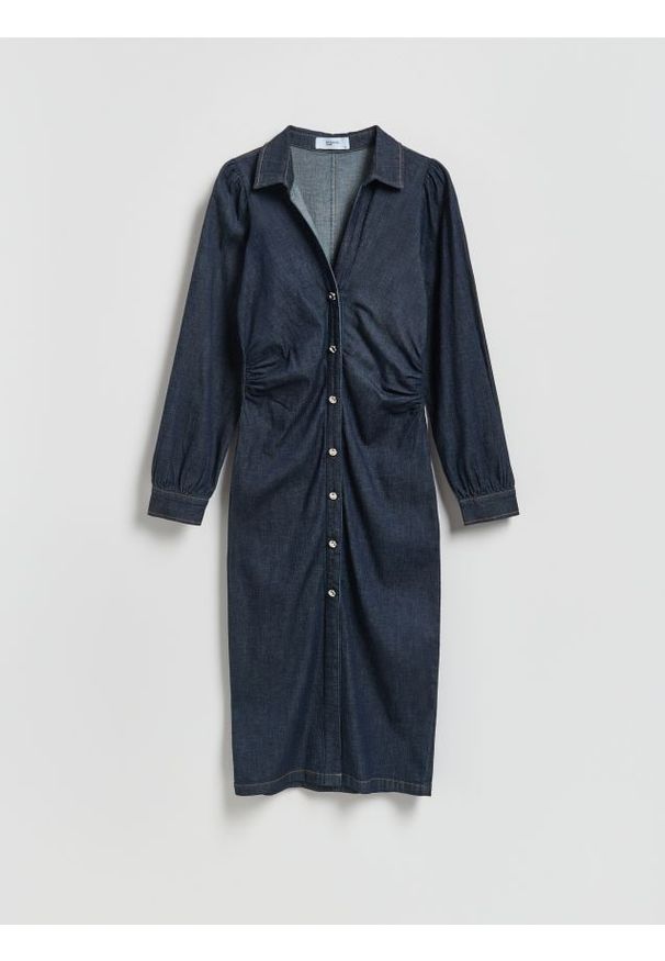 Reserved - Jeansowa sukienka midi - granatowy. Kolor: niebieski. Materiał: jeans. Typ sukienki: proste. Długość: midi