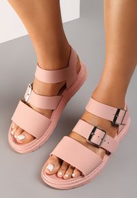 Renee - Różowe Sandały Calocea. Zapięcie: klamry. Kolor: różowy. Materiał: guma. Obcas: na platformie #2