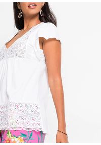 bonprix - Shirt z koronką w dekolcie. Kolor: biały. Materiał: koronka. Wzór: koronka #3