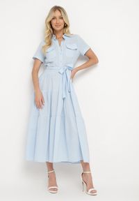 Born2be - Niebieska Sukienka z Bawełny o Koszulowym Kroju z Wiązaniem w Talii Wosofia. Okazja: do pracy. Kolor: niebieski. Materiał: bawełna. Typ sukienki: koszulowe. Styl: elegancki #1