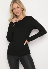 Born2be - Czarna Klasyczna Bluzka z Bawełną o Kroju Longsleeve Romara. Okazja: na spotkanie biznesowe, do pracy, na co dzień. Kolor: czarny. Materiał: bawełna. Długość rękawa: długi rękaw. Styl: klasyczny #4