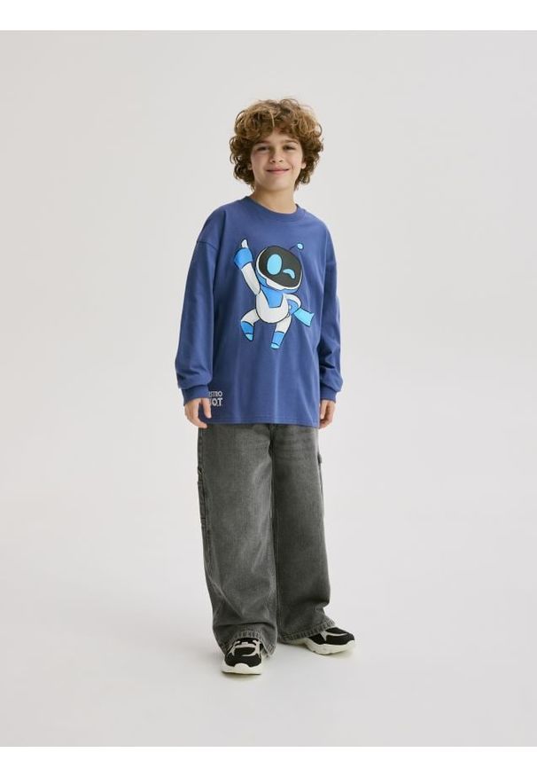 Reserved - Longsleeve Astro Bot - granatowy. Kolor: niebieski. Materiał: dzianina, bawełna. Długość rękawa: długi rękaw