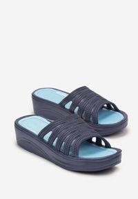 Born2be - Granatowe Piankowe Klapki na Niskim Koturnie z Wycięciami Lianasa. Kolor: niebieski. Obcas: na koturnie #3