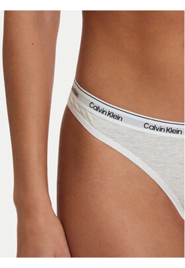 Calvin Klein Underwear Stringi 000QD5043E Szary. Kolor: szary. Materiał: bawełna