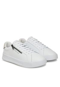 TOMMY HILFIGER - Tommy Hilfiger Sneakersy Th Court Zip FM0FM05730 Biały. Kolor: biały. Materiał: skóra