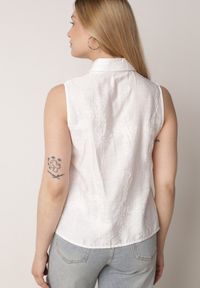 Born2be - Biała Wiskozowa Koszula Bez Rękawów w Stylu Boho z Haftem Viviebelle. Okazja: na co dzień. Kolor: biały. Materiał: wiskoza. Długość rękawa: bez rękawów. Wzór: haft. Styl: boho #3