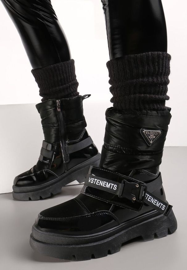 Born2be - Czarne Lakierowane Śniegowce z Ozdobnymi Taśmami Eraclio. Okazja: na co dzień. Kolor: czarny. Materiał: lakier. Wzór: aplikacja. Sezon: zima. Styl: elegancki, casual