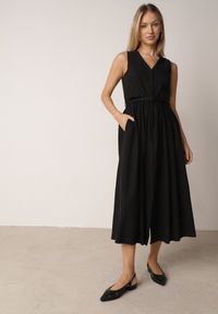 Born2be - Czarna Sukienka o Rozkloszowanym Kroju z Wiskozą i Bawełną z Paskiem Kelaliria. Okazja: na co dzień, na randkę. Kolor: czarny. Materiał: wiskoza, bawełna. Typ sukienki: proste. Styl: casual, elegancki #3