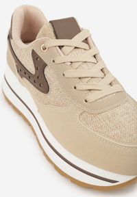Renee - Beżowe Sneakersy na Platformie z Tweedowym Zdobieniem i Perforacją Dioseleia. Okazja: na co dzień. Kolor: beżowy. Materiał: jeans. Wzór: aplikacja. Obcas: na platformie #7