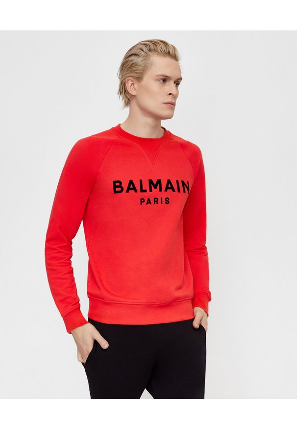 Balmain - BALMAIN - Czerwona bluza z logo. Kolor: czerwony. Materiał: bawełna. Długość rękawa: długi rękaw. Długość: długie. Styl: elegancki