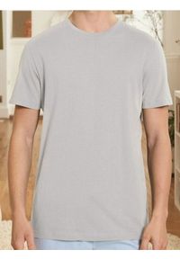 Sinsay - Bawełniana koszulka z krótkim rękawem - beżowy. Kolor: beżowy. Materiał: bawełna. Długość rękawa: krótki rękaw. Długość: krótkie