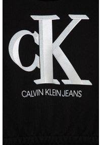 Calvin Klein Jeans Sukienka dziecięca kolor czarny mini prosta. Okazja: na co dzień. Kolor: czarny. Długość rękawa: długi rękaw. Wzór: nadruk. Typ sukienki: proste. Styl: casual. Długość: mini