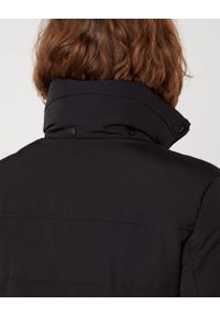 Wrangler - WRANGLER BODYGUARD MĘSKA KURTKA ZIMOWA BLACK W4B2WW100 112320208. Okazja: na spotkanie biznesowe, na spacer, na co dzień. Typ kołnierza: golf. Materiał: wełna, poliester, materiał, puch, jeans. Długość rękawa: długi rękaw. Długość: długie. Sezon: zima. Styl: biznesowy, casual, sportowy, klasyczny, elegancki