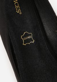 Renee - Czarne Czółenka z Ekozamszu Vices na Obcasie Kaczuszka z Wkładką ze Skóry Naturalnej Etaris. Okazja: do pracy. Nosek buta: szpiczasty. Kolor: czarny. Materiał: skóra. Obcas: na obcasie. Styl: elegancki, klasyczny, wizytowy. Wysokość obcasa: średni #3