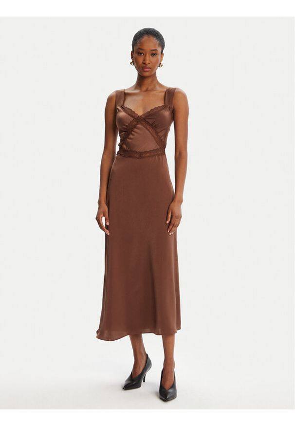 BARDOT Sukienka koktajlowa Emory Lace Slip 58603DB Brązowy Regular Fit. Kolor: brązowy. Materiał: syntetyk. Styl: wizytowy