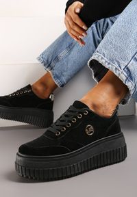 Renee - Czarne Sneakersy na Wysokiej Tłoczonej Platformie Zair. Nosek buta: okrągły. Zapięcie: sznurówki. Kolor: czarny. Obcas: na platformie #2