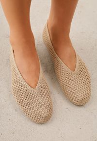 Renee - Ciemnobeżowe Balerinki VICES z Plecioną Cholewką Mahala. Okazja: na co dzień. Kolor: beżowy. Szerokość cholewki: normalna. Styl: boho, casual, elegancki #3