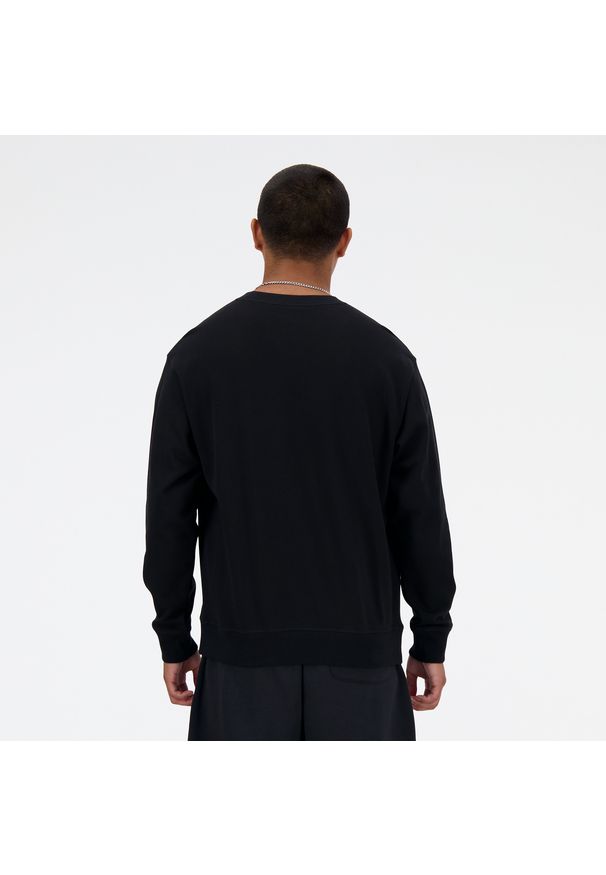 Bluza męska New Balance MT41547BK – czarna. Kolor: czarny. Materiał: bawełna, dresówka, tkanina. Wzór: napisy