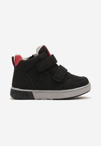 Born2be - Czarno-Czerwone Botki Clibee w Stylu Sneakersów na Płaskiej Podeszwie z Tłoczeniem Romitha. Okazja: na uczelnię. Nosek buta: okrągły. Zapięcie: rzepy. Kolor: czarny. Materiał: jeans. Wzór: kolorowy. Styl: retro, młodzieżowy, elegancki