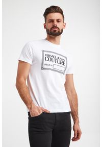 Versace Jeans Couture - T-shirt VERSACE JEANS COUTURE. Materiał: guma, bawełna. Długość rękawa: krótki rękaw. Długość: krótkie. Wzór: nadruk