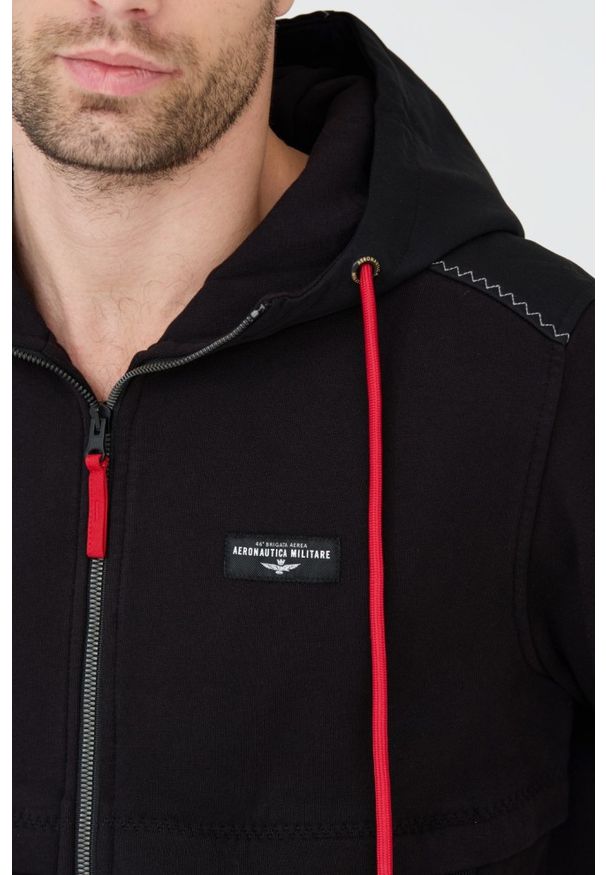 Aeronautica Militare - AERONAUTICA MILITARE Czarna bluza z kapturem. Typ kołnierza: kaptur. Kolor: czarny