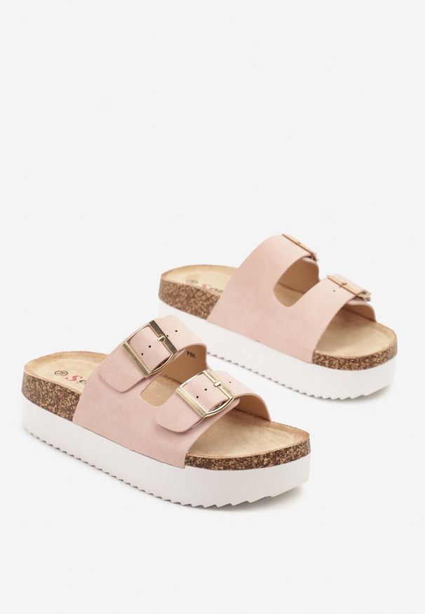 Renee - Różowe Klapki z Klamrami i Dwoma Paskami Landisa. Okazja: na co dzień. Kolor: różowy. Materiał: jeans. Wzór: paski. Styl: casual, elegancki