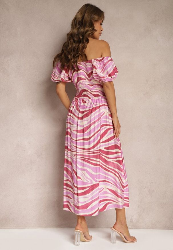 Renee - Ciemnoróżowa Sukienka z Bawełną i Wiskozą Ściągana przy Dekolcie Dimittha. Okazja: na co dzień. Typ kołnierza: dekolt kwadratowy. Kolor: różowy. Materiał: bawełna, wiskoza. Sezon: lato. Typ sukienki: rozkloszowane, proste. Styl: casual, klasyczny