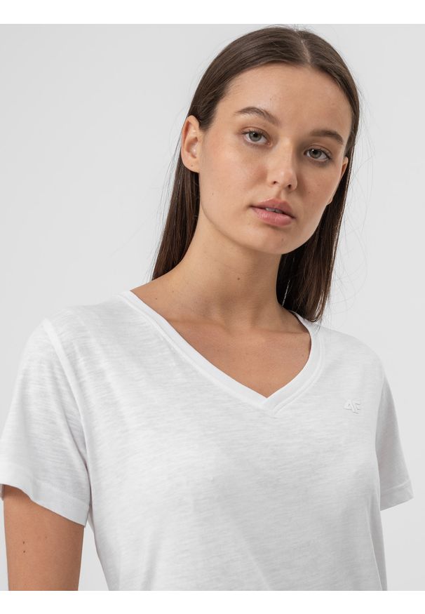 4f - T-shirt oversize gładki damski. Kolor: biały. Materiał: bawełna, dzianina. Wzór: gładki