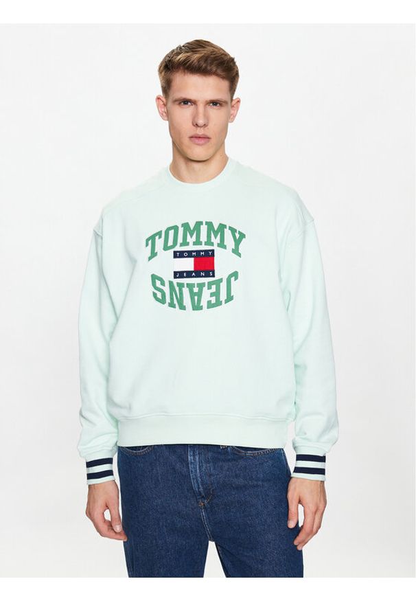 Tommy Jeans Bluza Boxy Arched Logo DM0DM16375 Zielony Boxy Fit. Kolor: zielony. Materiał: bawełna
