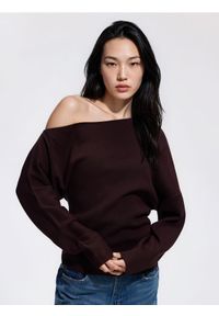 Reserved - Sweter z wiskozą - ciemnobrązowy. Kolor: brązowy. Materiał: wiskoza #1