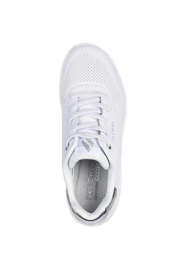 skechers - Adidasy Skechers Uno - Shimmer Away, Kobiety. Kolor: biały, wielokolorowy, szary. Materiał: guma, poliester, materiał. Szerokość cholewki: normalna. Sport: turystyka piesza