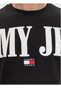Tommy Jeans T-Shirt Tjm Ovz Badge Tj Tee DM0DM18565 Czarny Regular Fit. Kolor: czarny. Materiał: bawełna #2