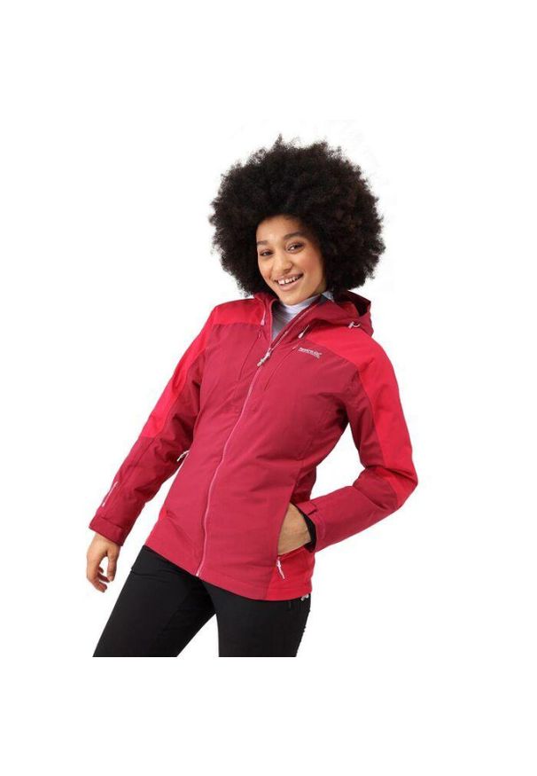 Regatta - Kurtka turystyczna zimowa damska Highton ze stretchem. Kolor: czerwony, wielokolorowy, różowy. Sezon: zima. Sport: turystyka piesza