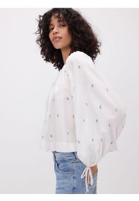 Reserved - Bawełniana bluzka z haftem - złamana biel. Materiał: bawełna. Wzór: haft #1