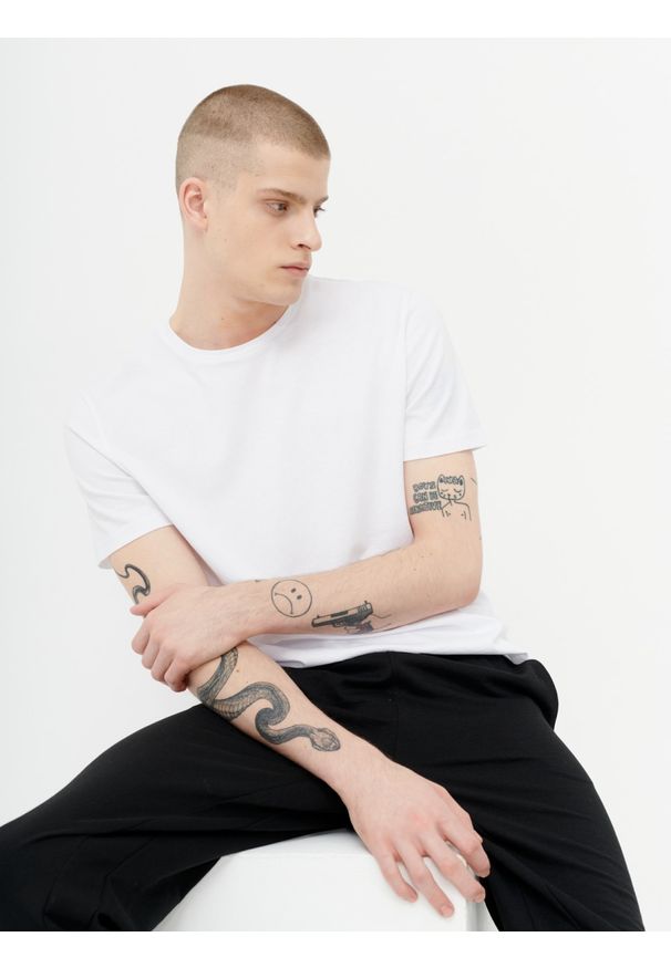 outhorn - T-shirt męski. Okazja: na co dzień. Materiał: bawełna, jersey, materiał. Styl: casual