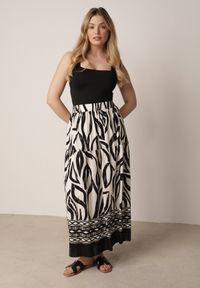 Born2be - Czarna Wiskozowa Rozkloszowana Spódnica z Geometrycznym Motywem Lilysa. Okazja: na co dzień. Kolor: czarny. Materiał: wiskoza. Wzór: geometria. Styl: elegancki, casual #4