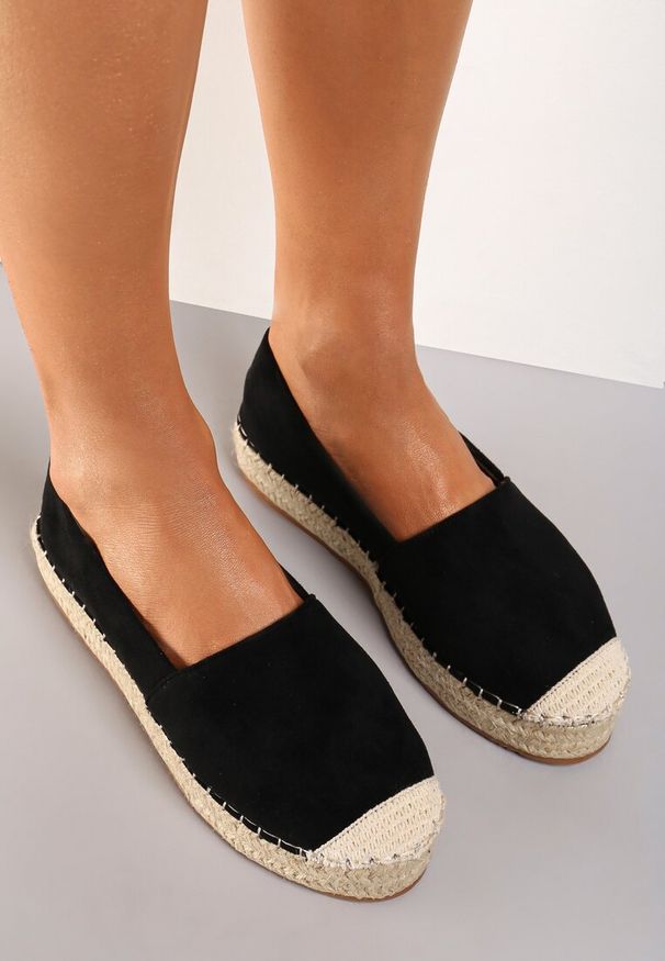 Renee - Czarne Espadryle na Plecionej Podeszwie Sirelora. Okazja: na spacer, na co dzień. Kolor: czarny. Materiał: jeans, len. Sezon: wiosna, lato. Styl: casual, boho