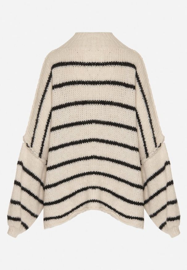 Born2be - Beżowy Golf Oversize w Paski z Domieszką Wełny i Wiskozy Nexeia. Okazja: na co dzień. Typ kołnierza: golf. Kolor: beżowy. Materiał: wiskoza, wełna. Wzór: paski. Styl: elegancki, casual, klasyczny