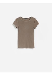Reserved - T-shirt z wiskozą - beżowy. Kolor: beżowy. Materiał: wiskoza