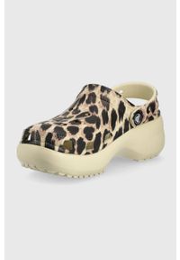 Crocs klapki Classic Platform Animal Remix Clog 207844. Nosek buta: okrągły. Kolor: brązowy. Materiał: materiał. Obcas: na platformie #4