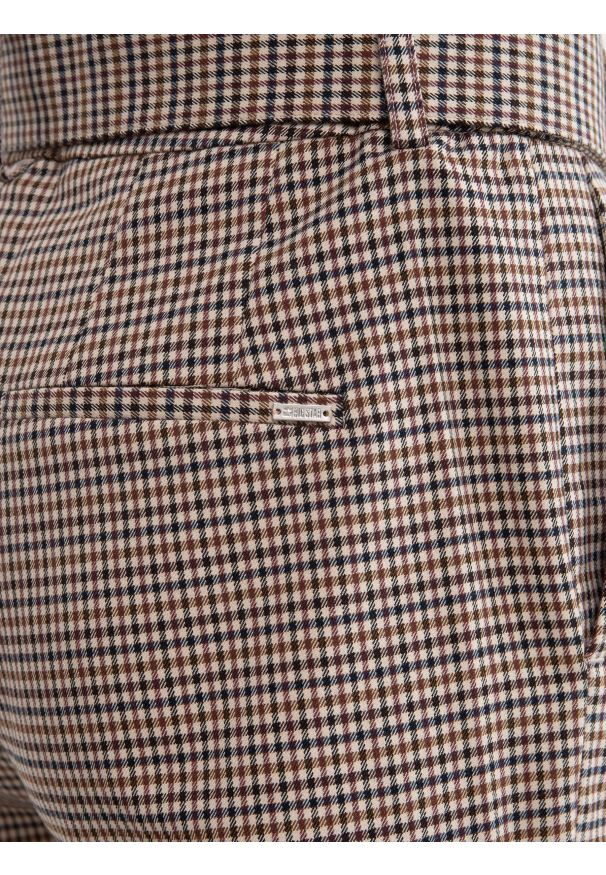 Big-Star - Spodnie damskie cygaretki z wysokim stanem w kratę Melisanai 000/ Melisana 000. Stan: podwyższony. Kolor: wielokolorowy. Materiał: tkanina. Wzór: kratka. Styl: klasyczny