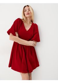 Mohito - Welurowa czerwona sukienka mini - Czerwony. Kolor: czerwony. Materiał: welur. Długość: mini #2