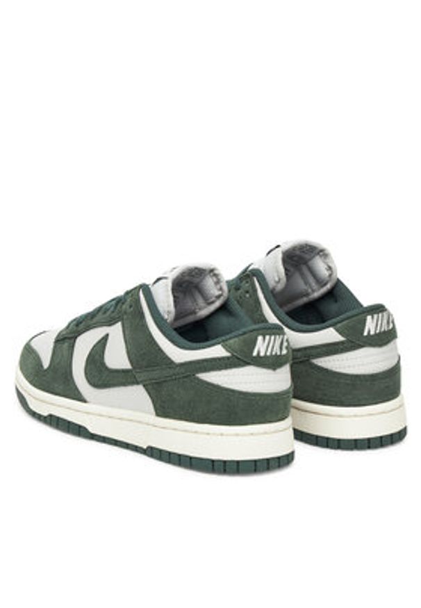 Nike Sneakersy Dunk Low HJ7673 002 Biały. Kolor: biały. Materiał: skóra