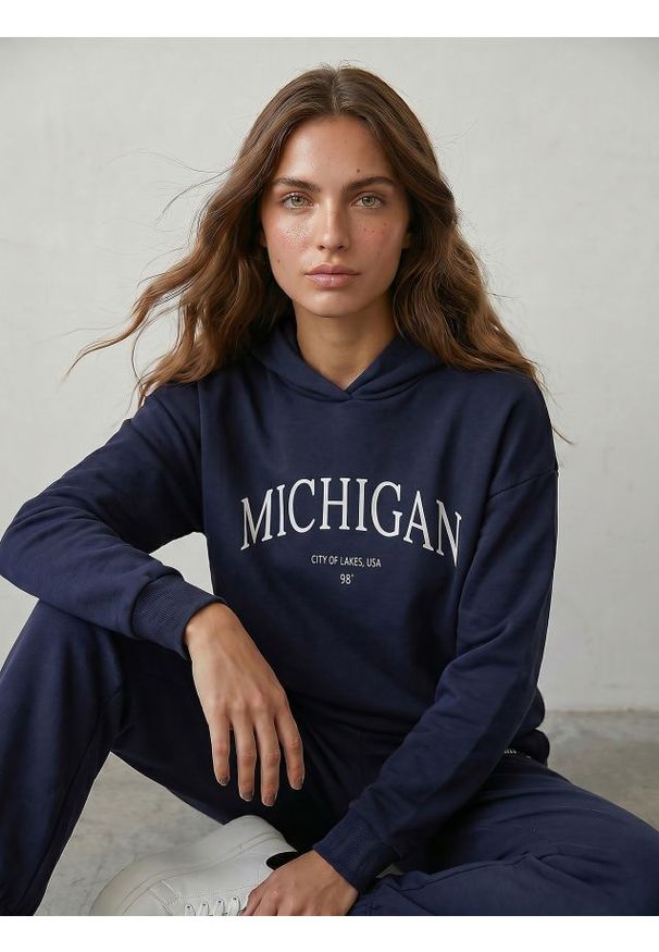 Sinsay - Bluza hoodie z napisem Michigan - granatowy. Kolor: niebieski. Wzór: napisy