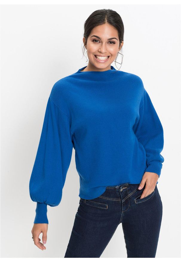 bonprix - Sweter oversize z mieszanki wiskozy. Typ kołnierza: kołnierzyk stójkowy. Kolor: niebieski. Materiał: dzianina, wiskoza. Styl: elegancki