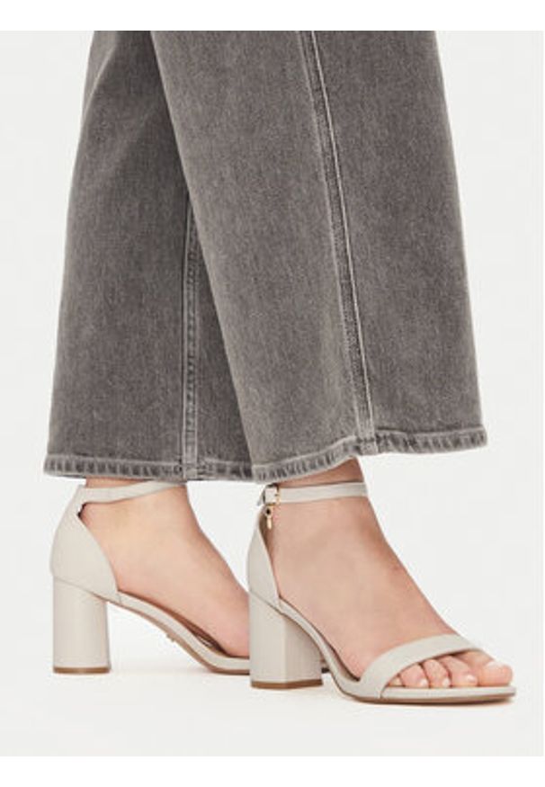 Lasocki Sandały POLT WYL3402-4ZA Écru. Kolor: kremowy. Materiał: skóra