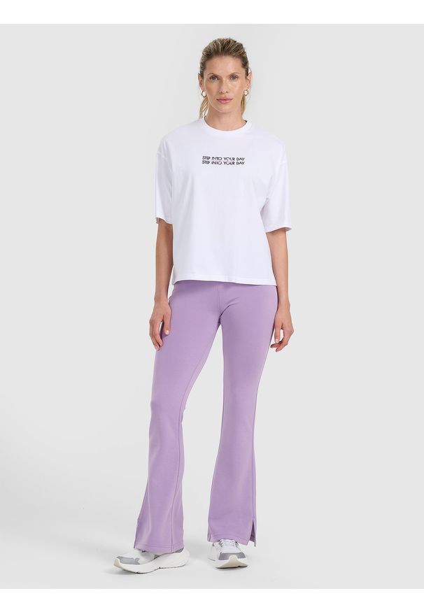 4f - 4F T-shirt oversize z nadrukiem damski - biały S. Kolor: biały. Wzór: nadruk