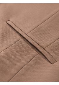 Ombre Clothing - Dopasowana elegancka kamizelka męska z elastanem i klapami – brązowa V1 - Rozmiar: L. Kolor: brązowy. Materiał: elastan. Wzór: gładki, jednolity. Styl: elegancki #10